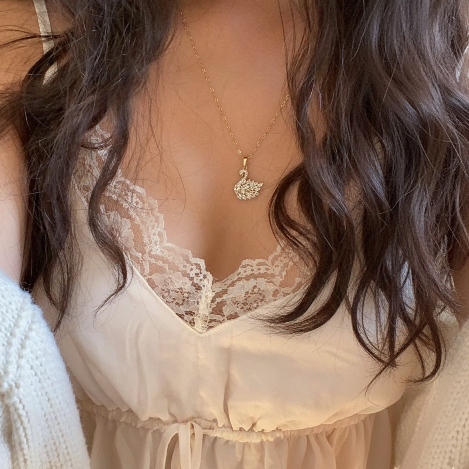 Vanila Swan Pendant