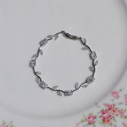 Icy Tulip Bracelet