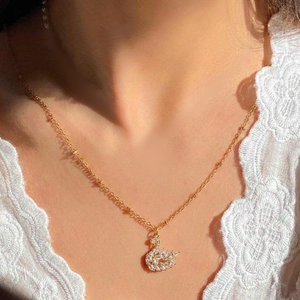 Vanila Swan Pendant