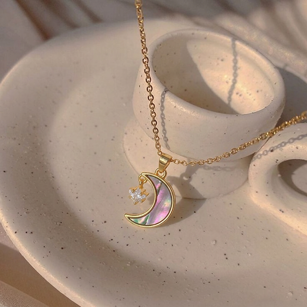 Dreamy Moon Necklace