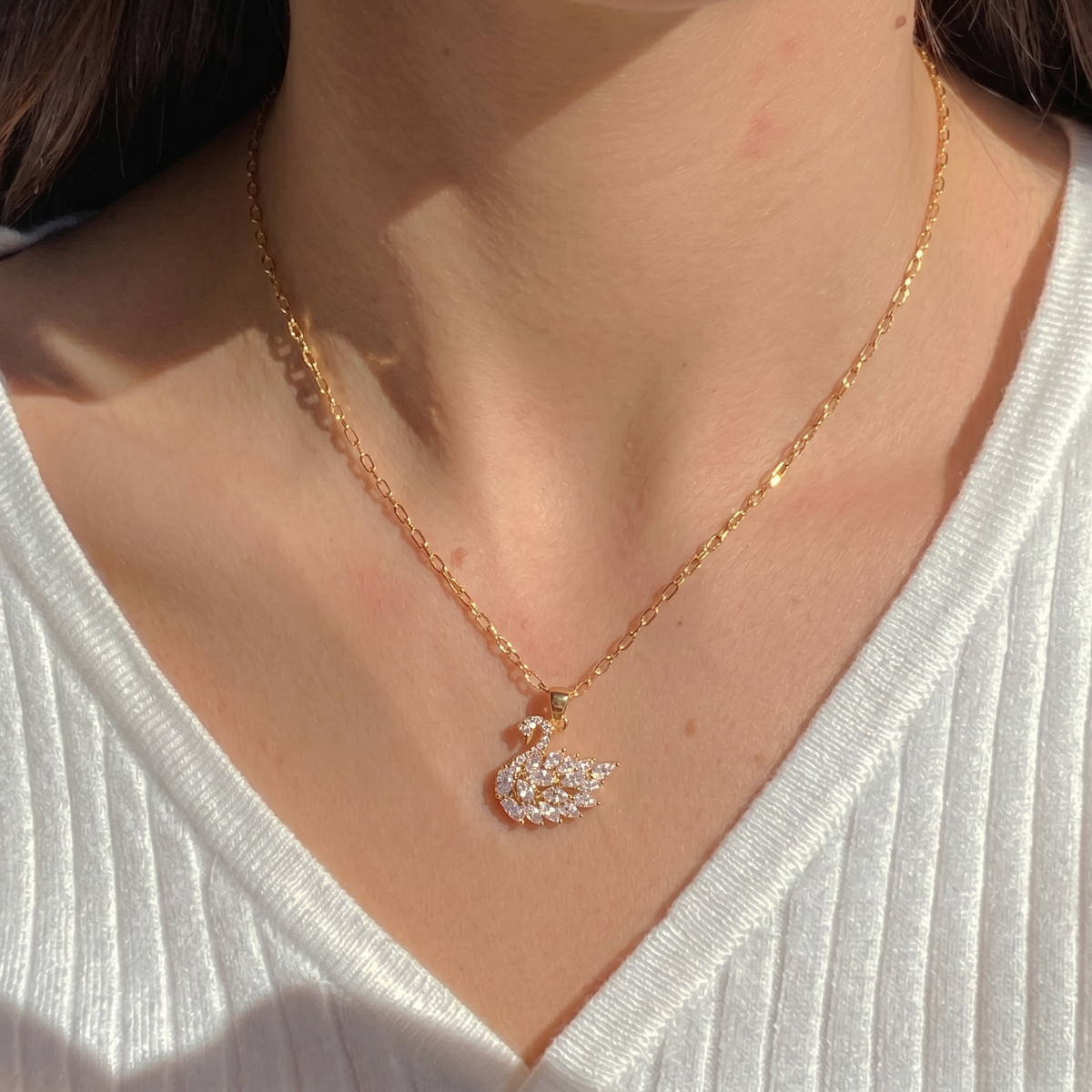 Vanila Swan Pendant